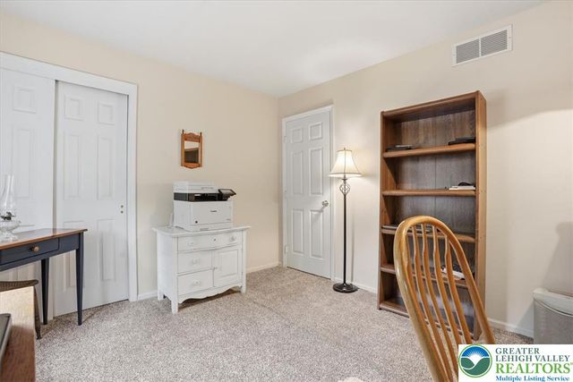 14 Minsi Road, Delaware Water Gap, PA 18327