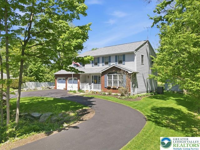 14 Minsi Road, Delaware Water Gap, PA 18327