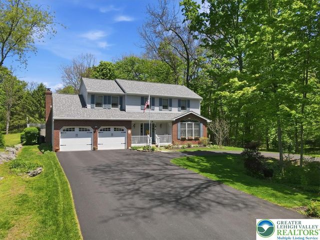 14 Minsi Road, Delaware Water Gap, PA 18327