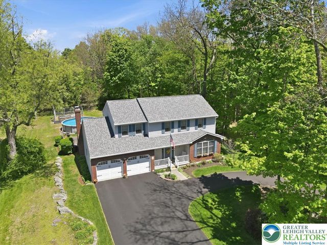 14 Minsi Road, Delaware Water Gap, PA 18327