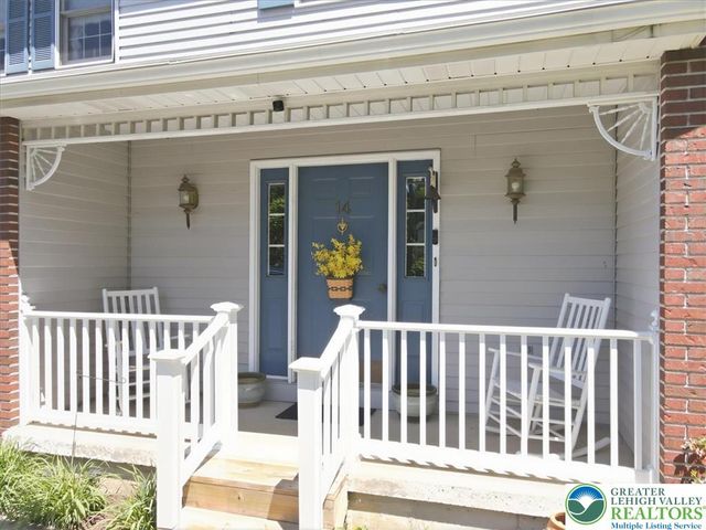 14 Minsi Road, Delaware Water Gap, PA 18327