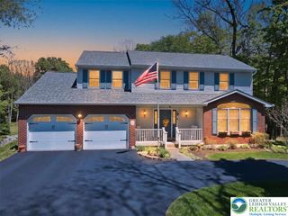 14 Minsi Road, Delaware Water Gap, PA 18327