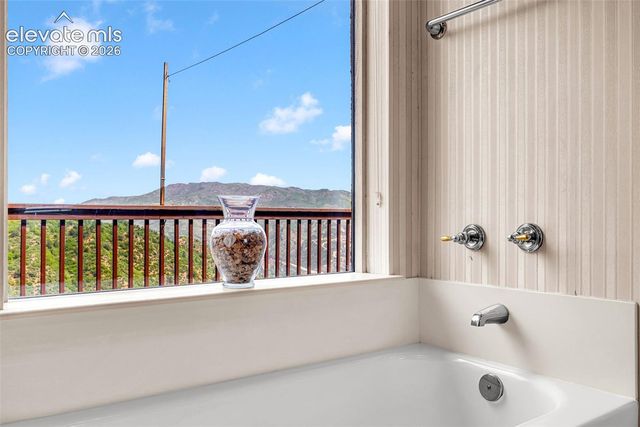 950 Sugar Loaf Road, Manitou Springs, CO 80829