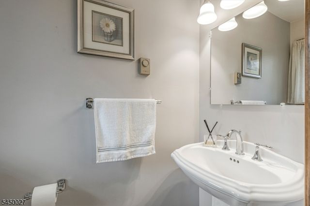 229 Lambertville Hopewell Rd, Hopewell Twp., NJ 08525