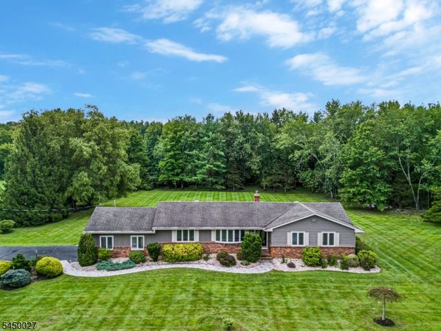 229 Lambertville Hopewell Rd, Hopewell Twp., NJ 08525