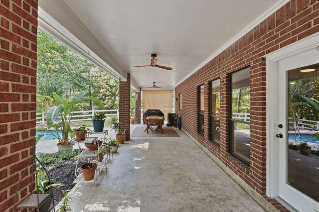 2312 Hollowbrook Lane, Conroe, TX 77384