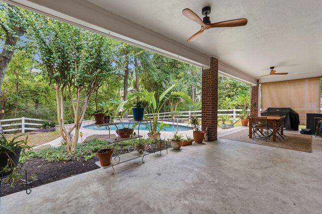 2312 Hollowbrook Lane, Conroe, TX 77384