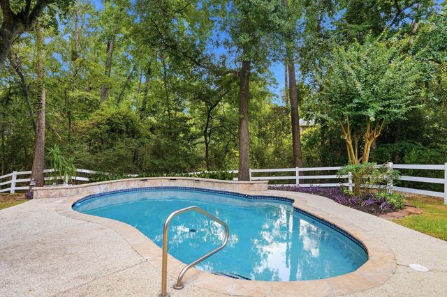2312 Hollowbrook Lane, Conroe, TX 77384