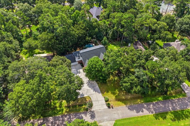 2312 Hollowbrook Lane, Conroe, TX 77384