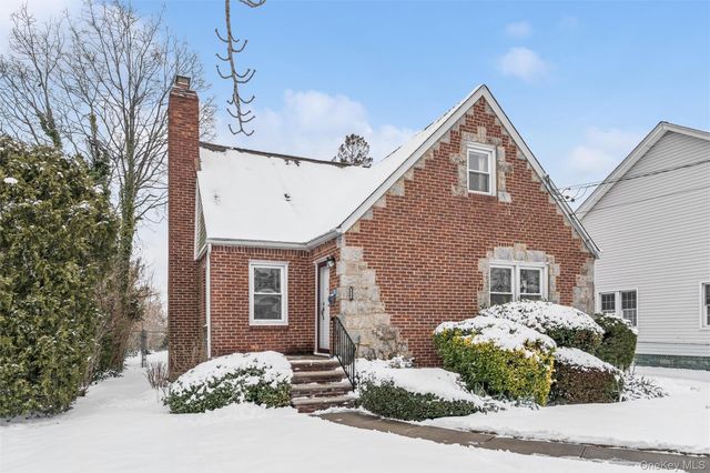 114 Lexington Avenue, Franklin Square, NY 11010