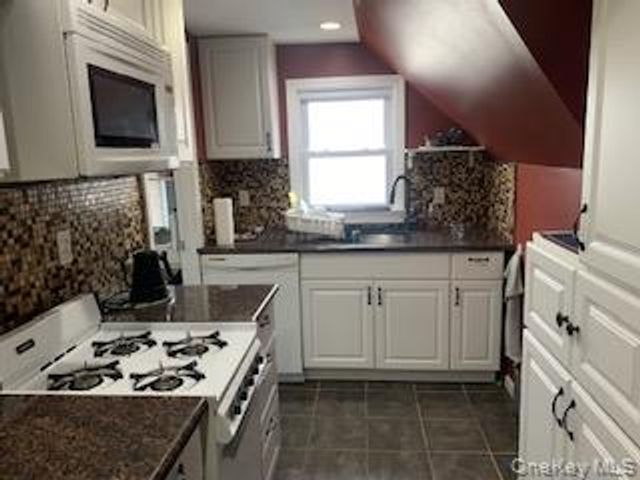 114 Lexington Avenue, Franklin Square, NY 11010