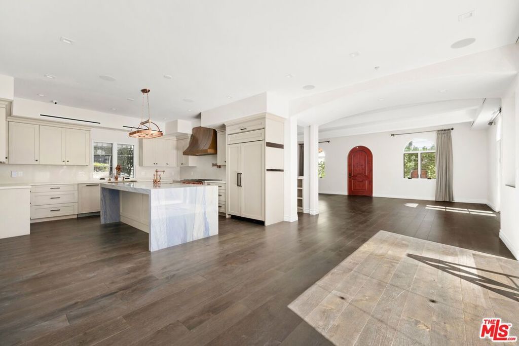 1743 Courtney Avenue, Los Angeles, CA 90046 — photo 3