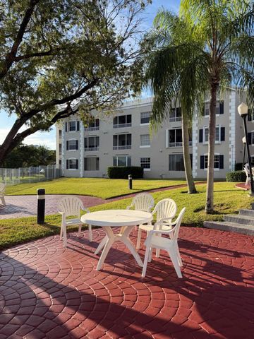 2880 N Oakland Forest Drive 106, Oakland Park, FL 33309