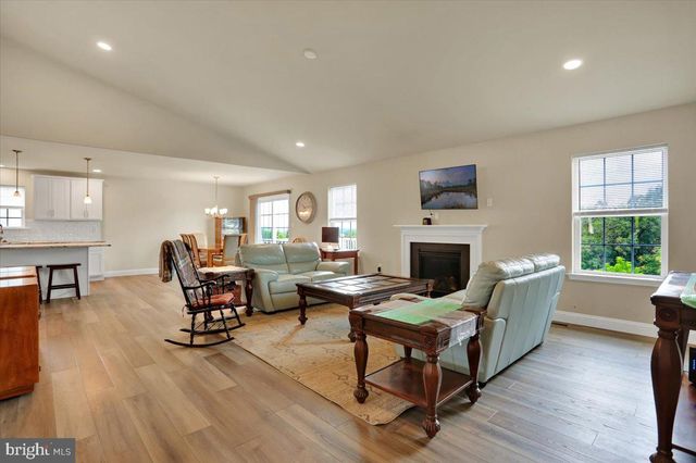 203 IDA RED DR, Leesport, PA 19533
