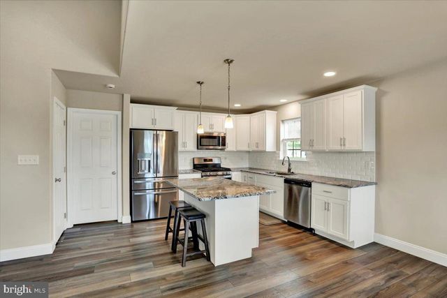 203 IDA RED DR, Leesport, PA 19533