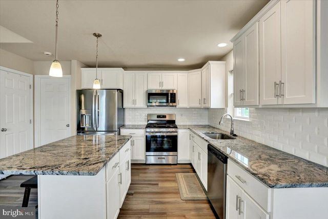 203 IDA RED DR, Leesport, PA 19533