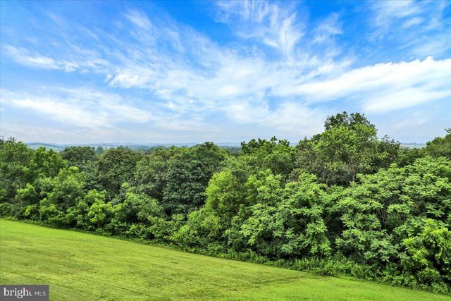 203 IDA RED DR, Leesport, PA 19533