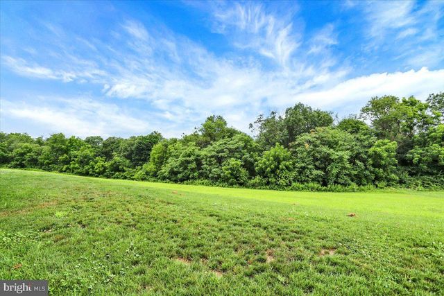 203 IDA RED DR, Leesport, PA 19533