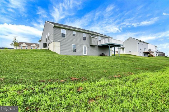 203 IDA RED DR, Leesport, PA 19533