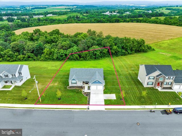 203 IDA RED DR, Leesport, PA 19533
