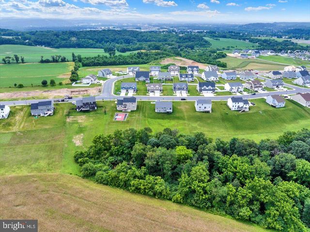 203 IDA RED DR, Leesport, PA 19533