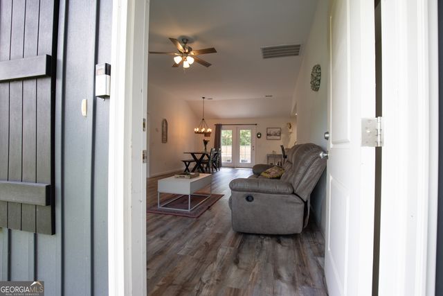 449 Linden Drive, Jesup, GA 31545