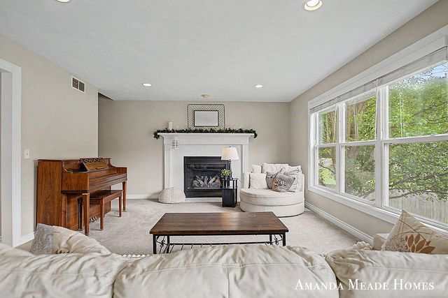 5771 Jamail, Belmont, MI 49306