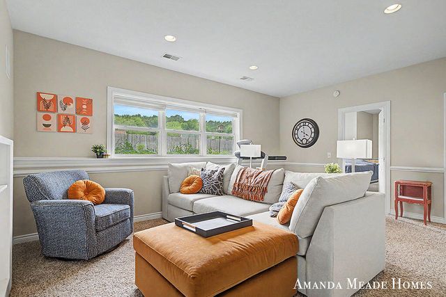5771 Jamail, Belmont, MI 49306
