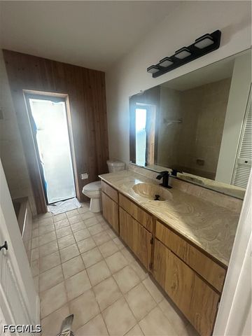 1403 SE 11th ST, Cape Coral, FL 33990
