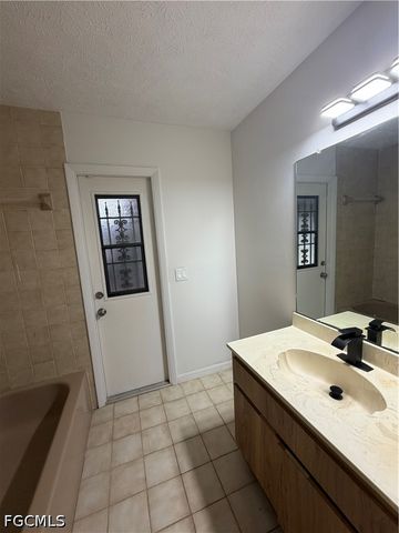 1403 SE 11th ST, Cape Coral, FL 33990