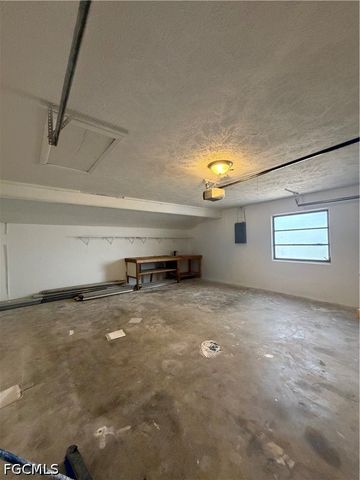 1403 SE 11th ST, Cape Coral, FL 33990