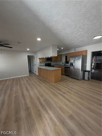 1403 SE 11th ST, Cape Coral, FL 33990