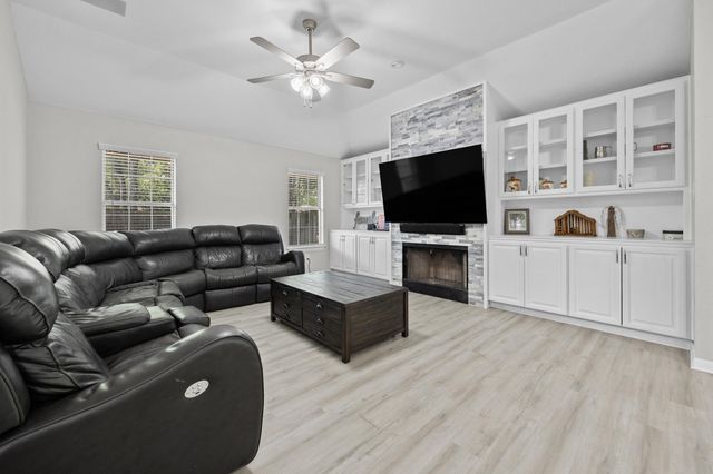 30112 Spyglass CIR, Georgetown, TX 78628