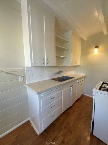 205 Acacia Avenue, Huntington Beach, CA 92648