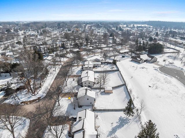 3089 FERNDALE DRIVE, Green Bay, WI 54313