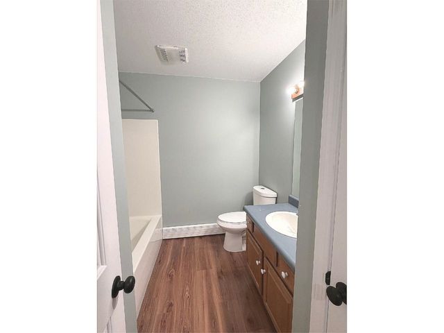 66 Chapin Rd Apt 2, Essex, VT 05452