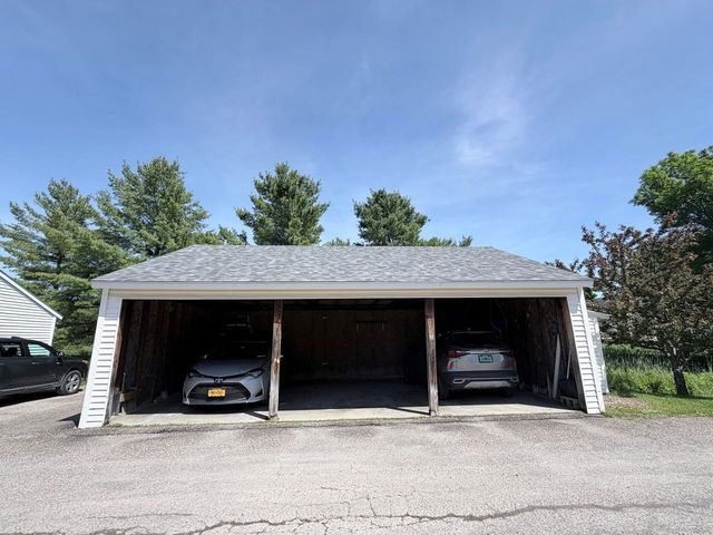 66 Chapin Rd Apt 2, Essex, VT 05452