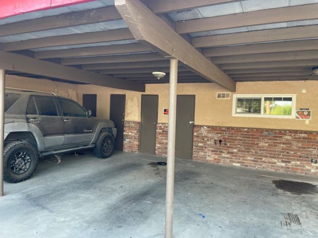 408 S Woodrow Avenue, Fresno, CA 93702