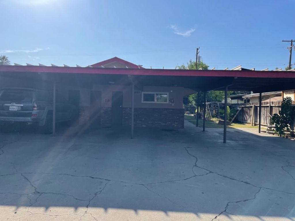 408 S Woodrow Avenue, Fresno, CA 93702