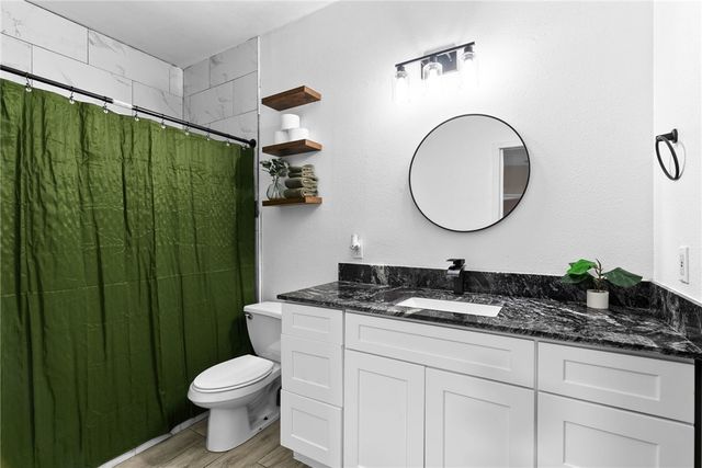 1402 W Johnson Ave, Aransas Pass, TX 78336