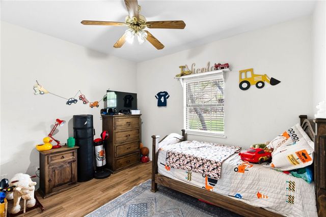 1402 W Johnson Ave, Aransas Pass, TX 78336