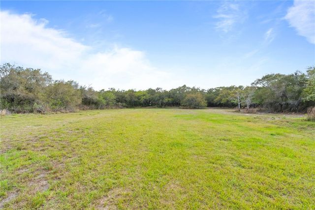 1402 W Johnson Ave, Aransas Pass, TX 78336