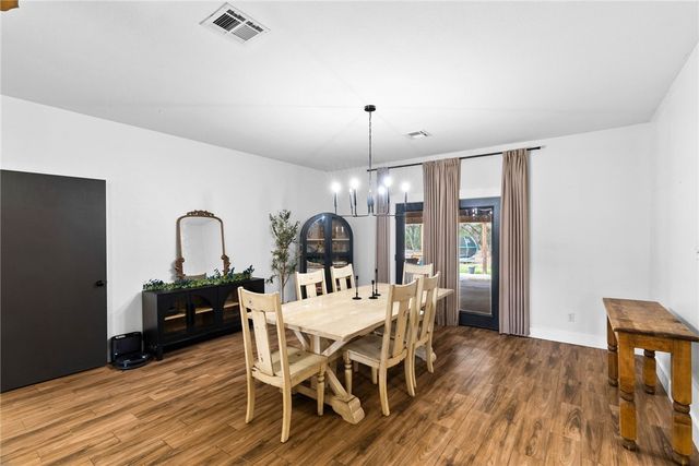 1402 W Johnson Ave, Aransas Pass, TX 78336