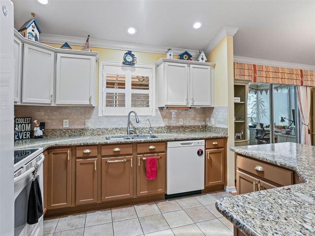 2519 FLINTSHIRE AVENUE, The Villages, FL 32162