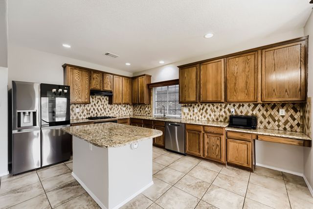 8812 Cracked Wheat Trail, Fort Worth, TX 76179