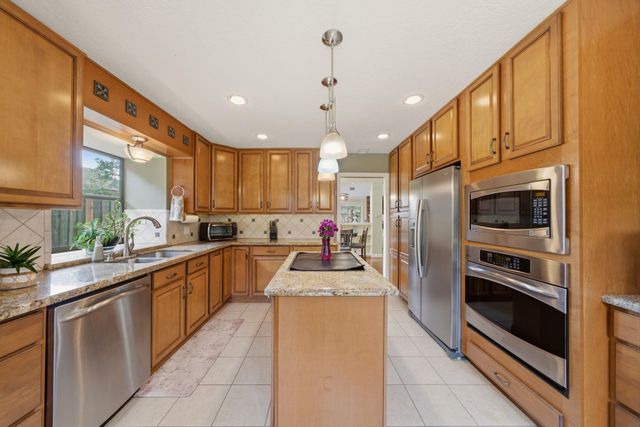 3011 Sea Pines Place, League City, TX 77573