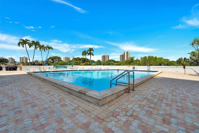 20225 NE 34th Court 1112, Aventura, FL 33180