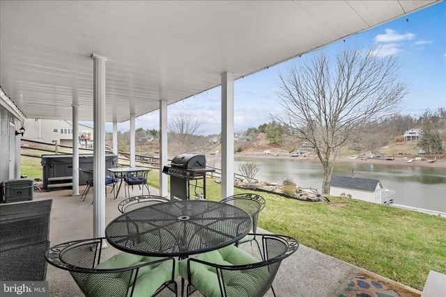 609 WYNONAH DR, Auburn, PA 17922