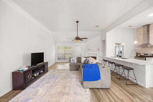 318 Breeze Park Drive, Houston, TX 77015