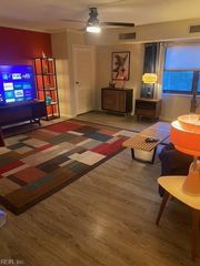 1 Crawford PW # 506, Portsmouth, VA 23704